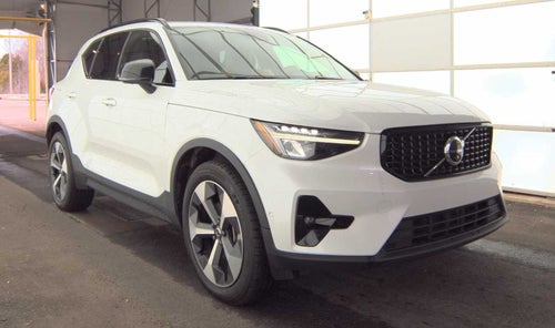 2023 Volvo XC40 Ultimate Dark Theme