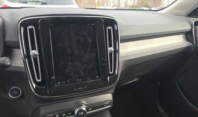 2023 Volvo XC40 Ultimate Dark Theme