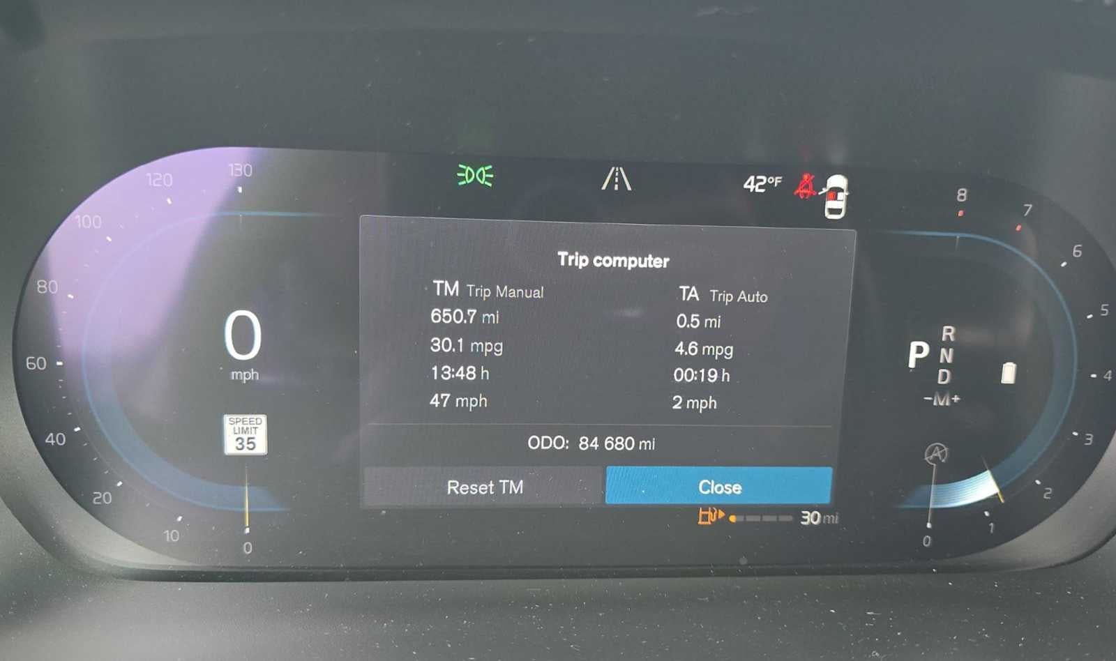 2023 Volvo XC40 Ultimate Dark Theme