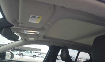 2023 Volvo XC40 Ultimate Dark Theme