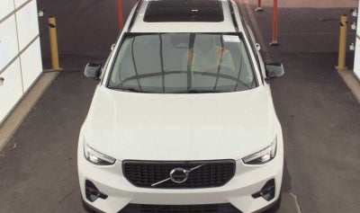 2023 Volvo XC40 Ultimate Dark Theme