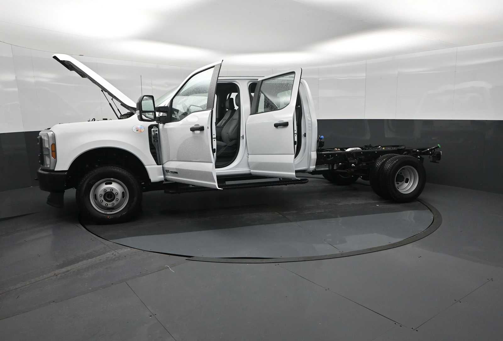 2026 Ford Super Duty F-350 DRW XL