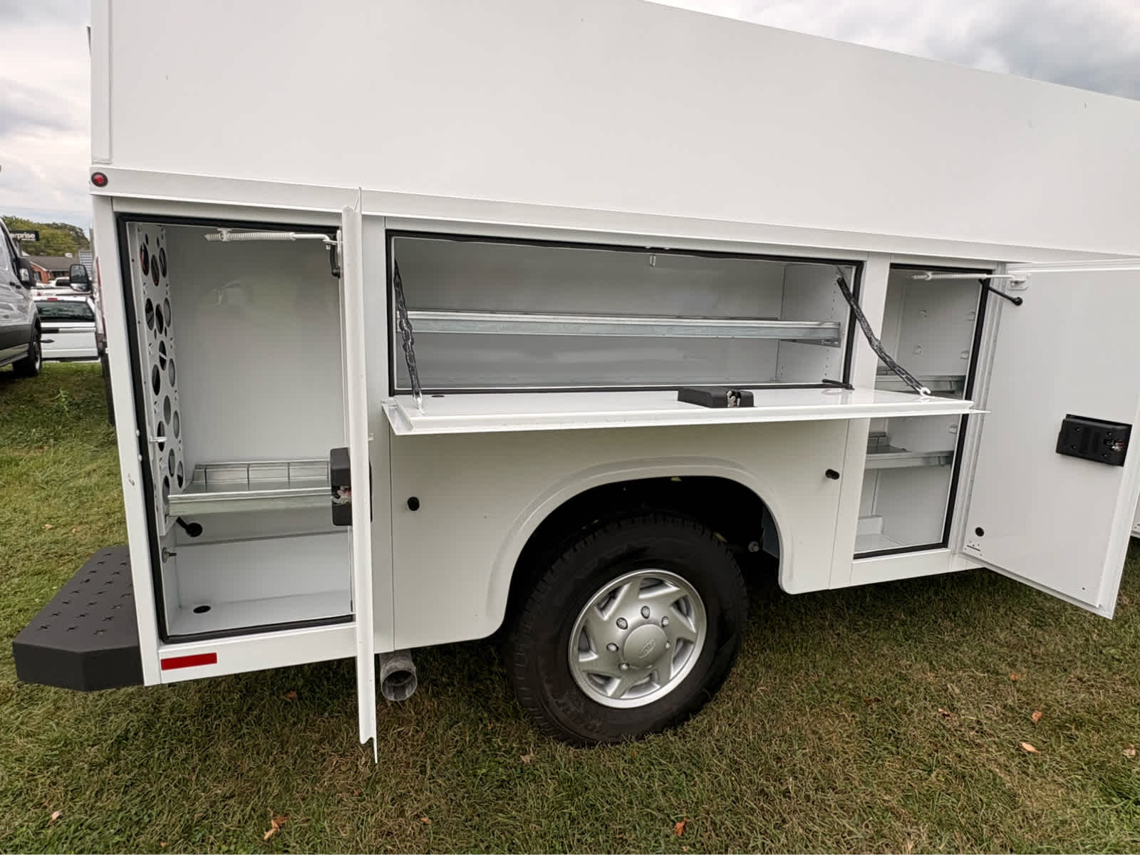 2026 Ford E-Series Cutaway E-350 SRW