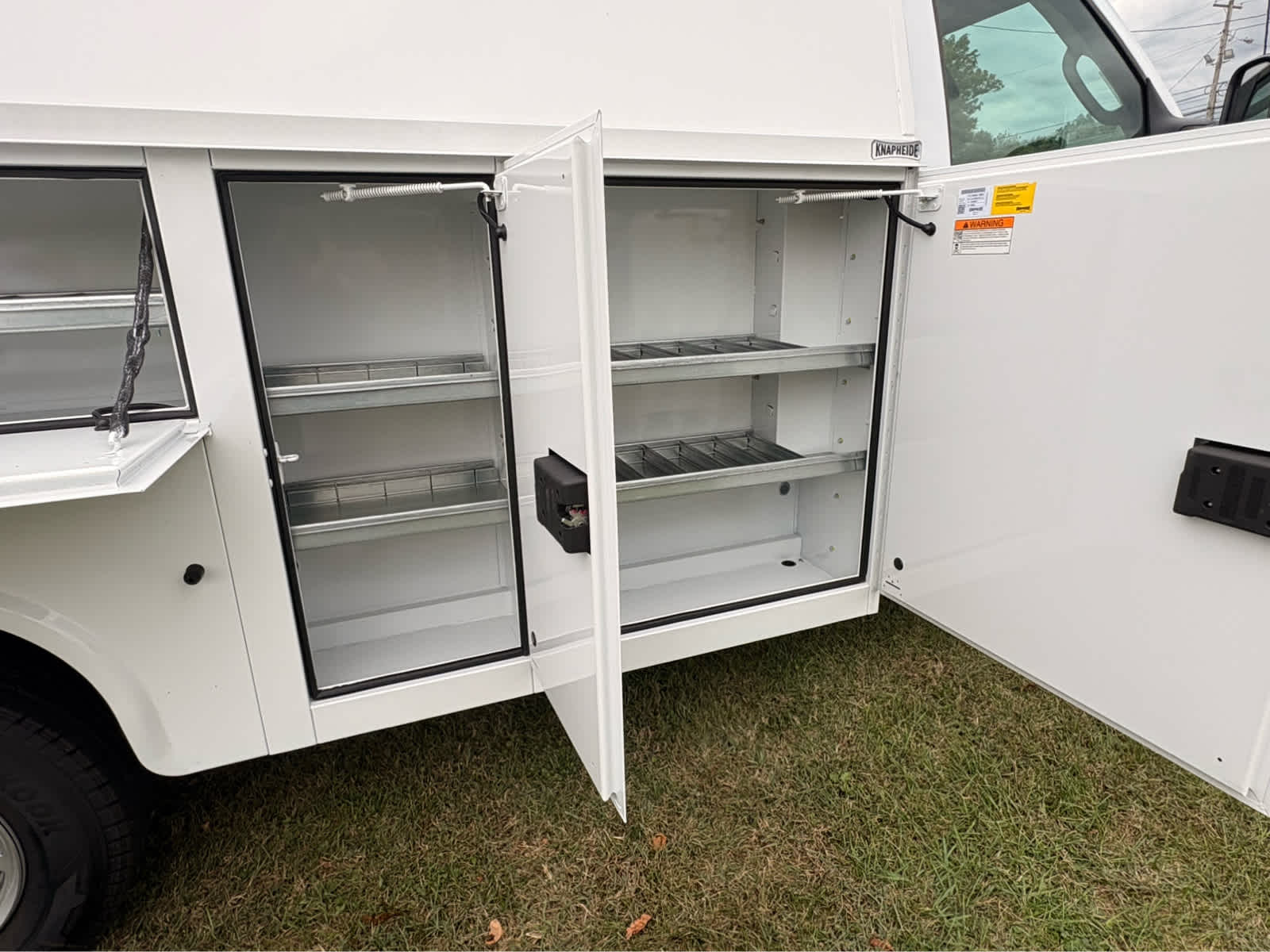 2026 Ford E-Series Cutaway E-350 SRW