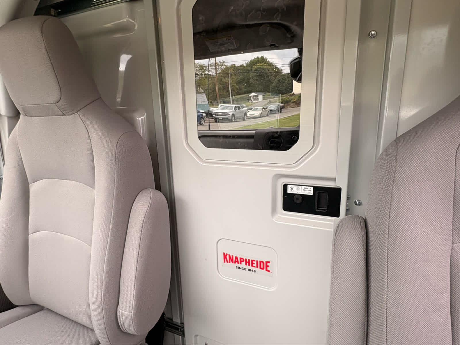 2026 Ford E-Series Cutaway E-350 SRW