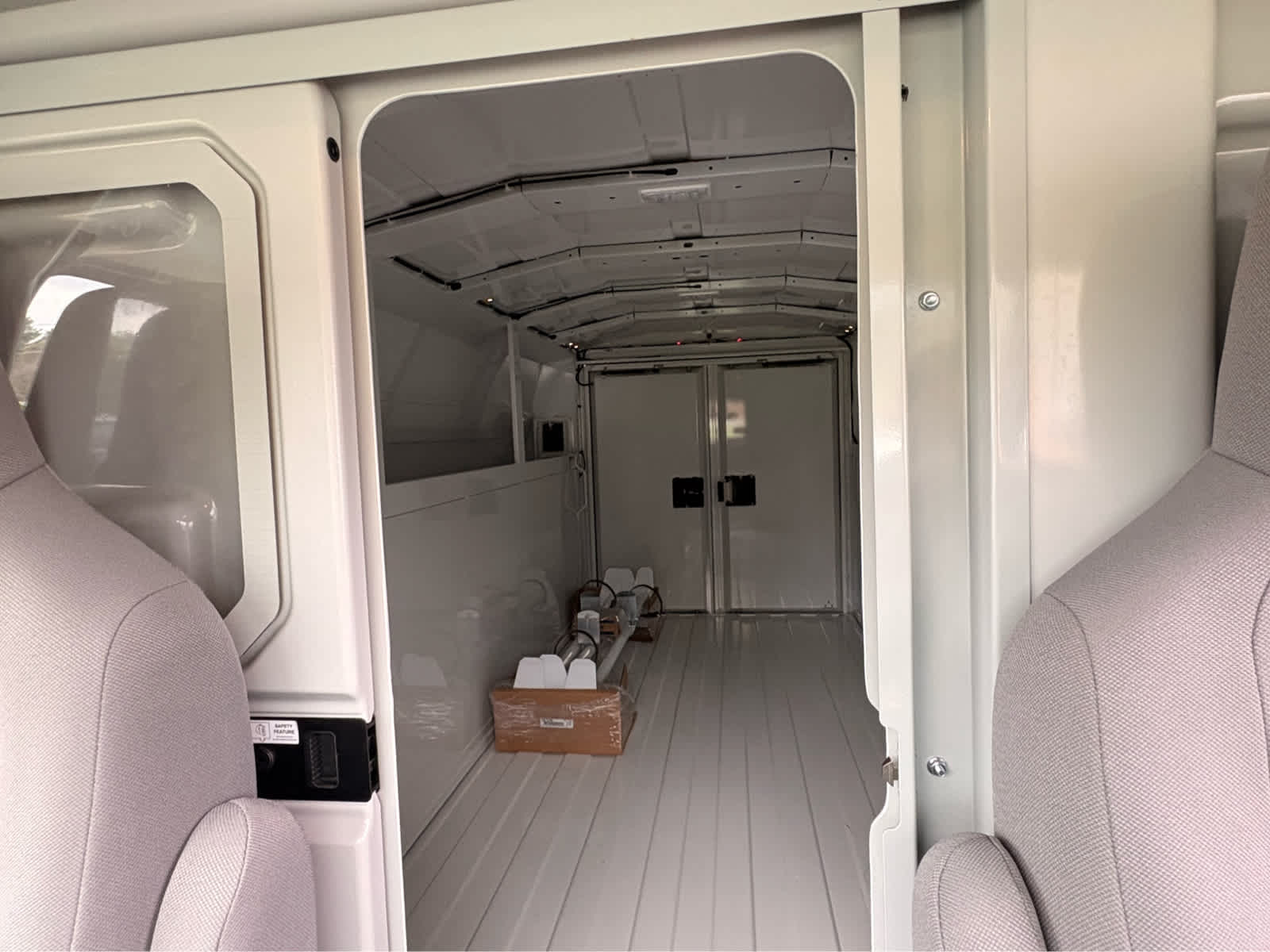 2026 Ford E-Series Cutaway E-350 SRW