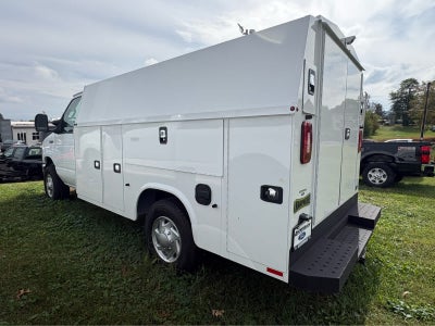 2026 Ford E-Series Cutaway E-350 SRW
