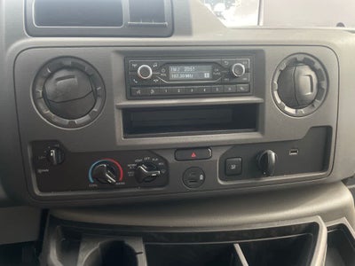 2024 Ford E-Series Cutaway E-450 DRW