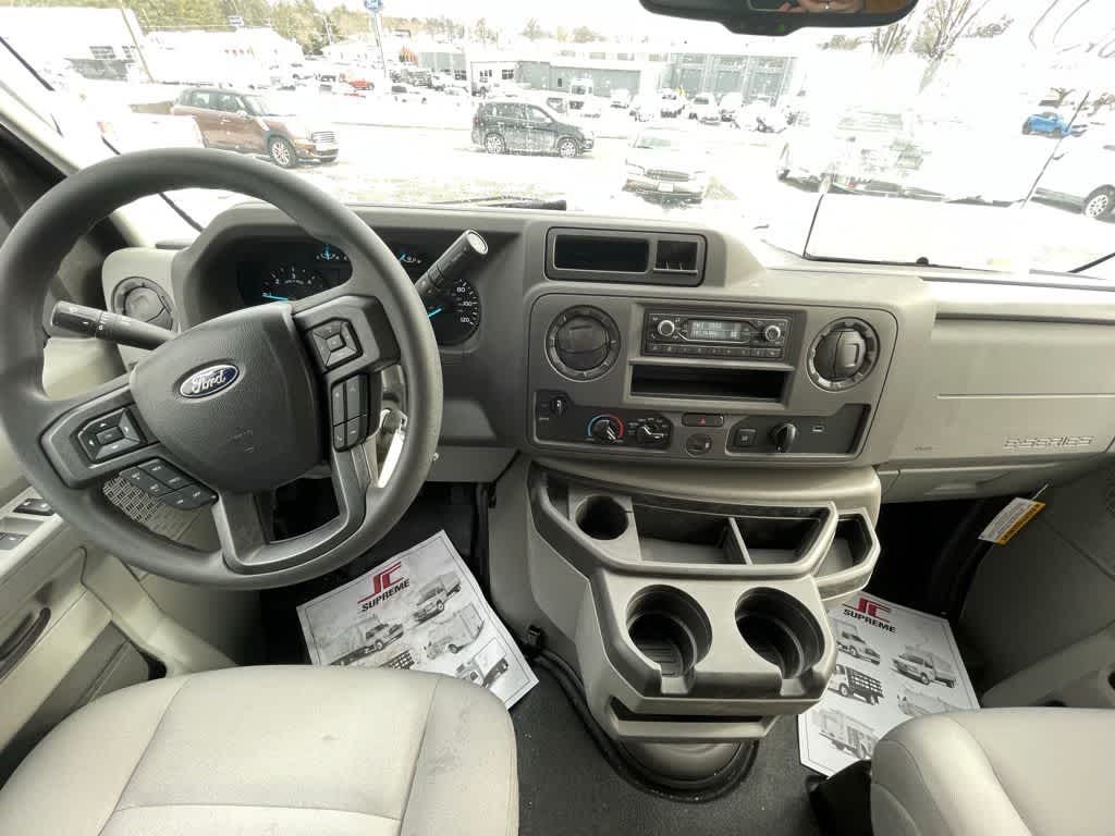 2024 Ford E-Series Cutaway E-450 DRW