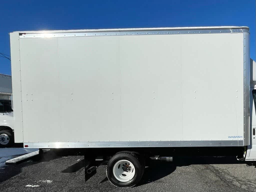 2024 Ford E-Series Cutaway E-450 DRW