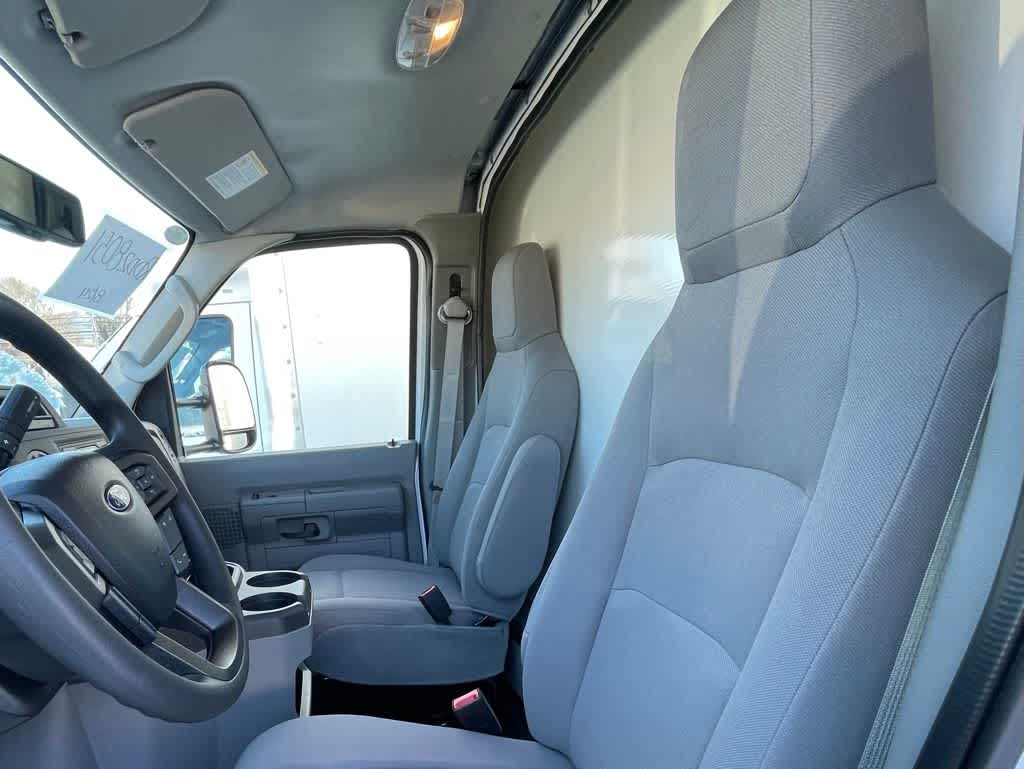2024 Ford E-Series Cutaway E-450 DRW