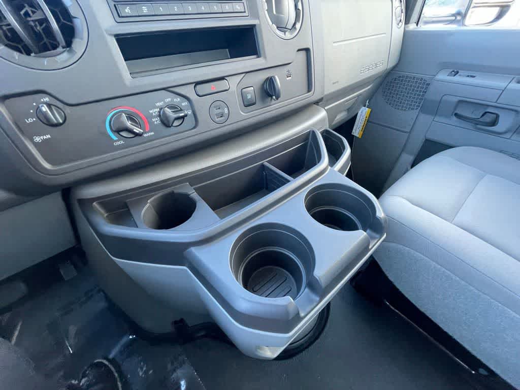 2024 Ford E-Series Cutaway E-450 DRW