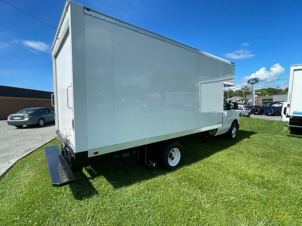 2024 Ford E-Series Cutaway E-450 DRW