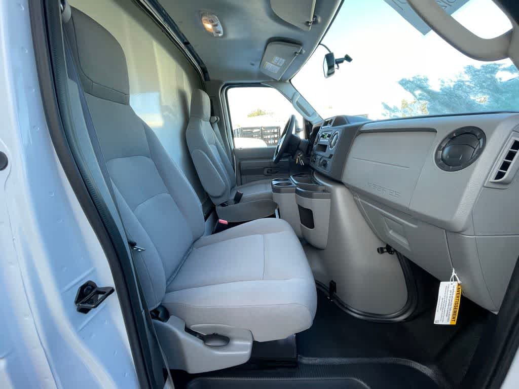 2024 Ford E-Series Cutaway E-450 DRW