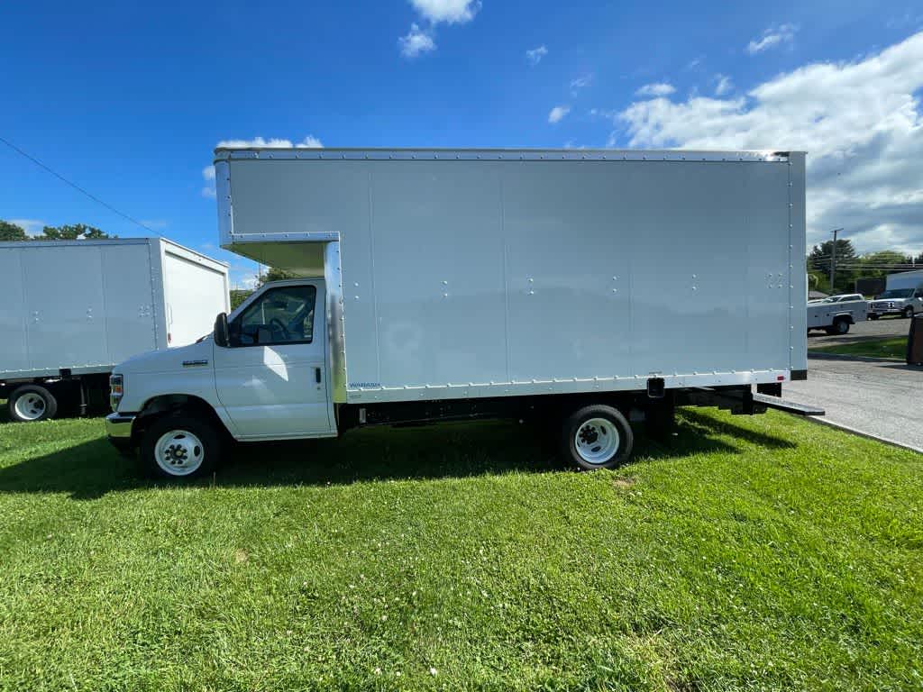 2024 Ford E-Series Cutaway E-450 DRW