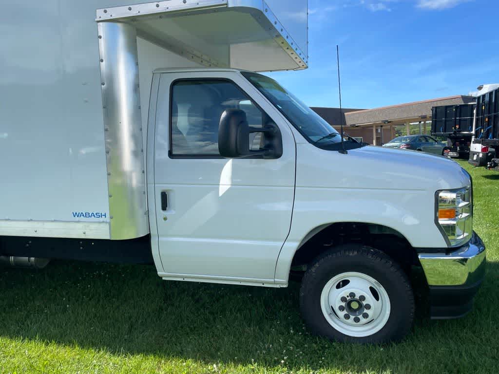 2024 Ford E-Series Cutaway E-450 DRW