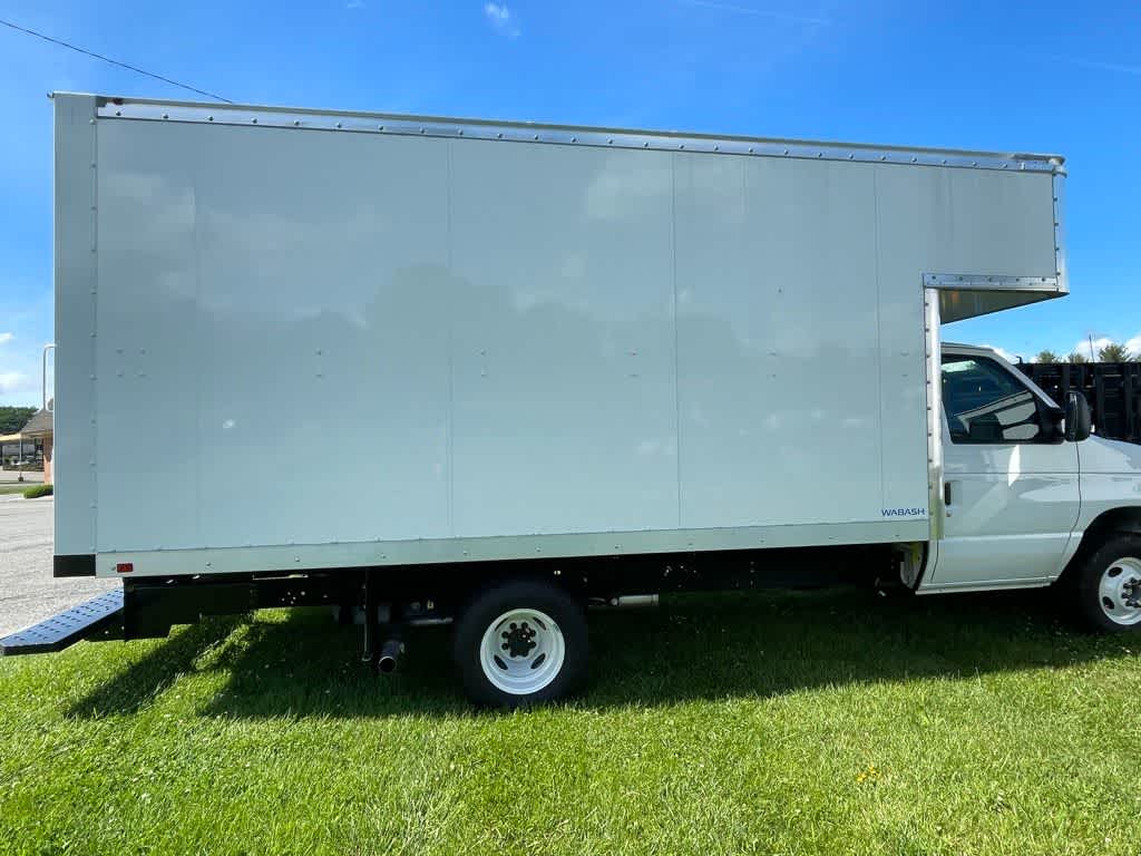 2024 Ford E-Series Cutaway E-450 DRW