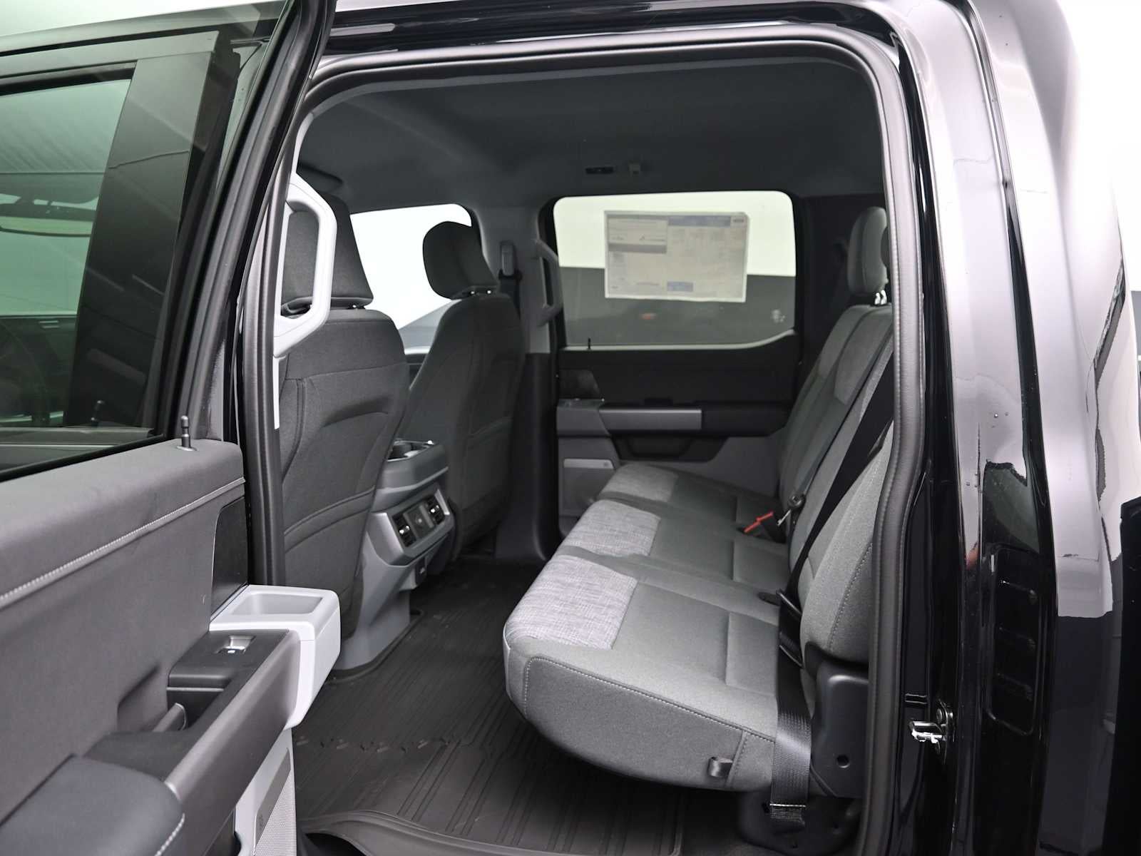 2026 Ford Super Duty F-350 SRW F-350® XLT