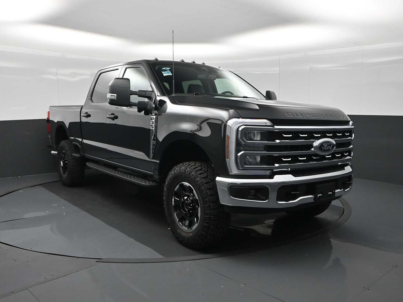 2026 Ford Super Duty F-350 SRW F-350® XLT