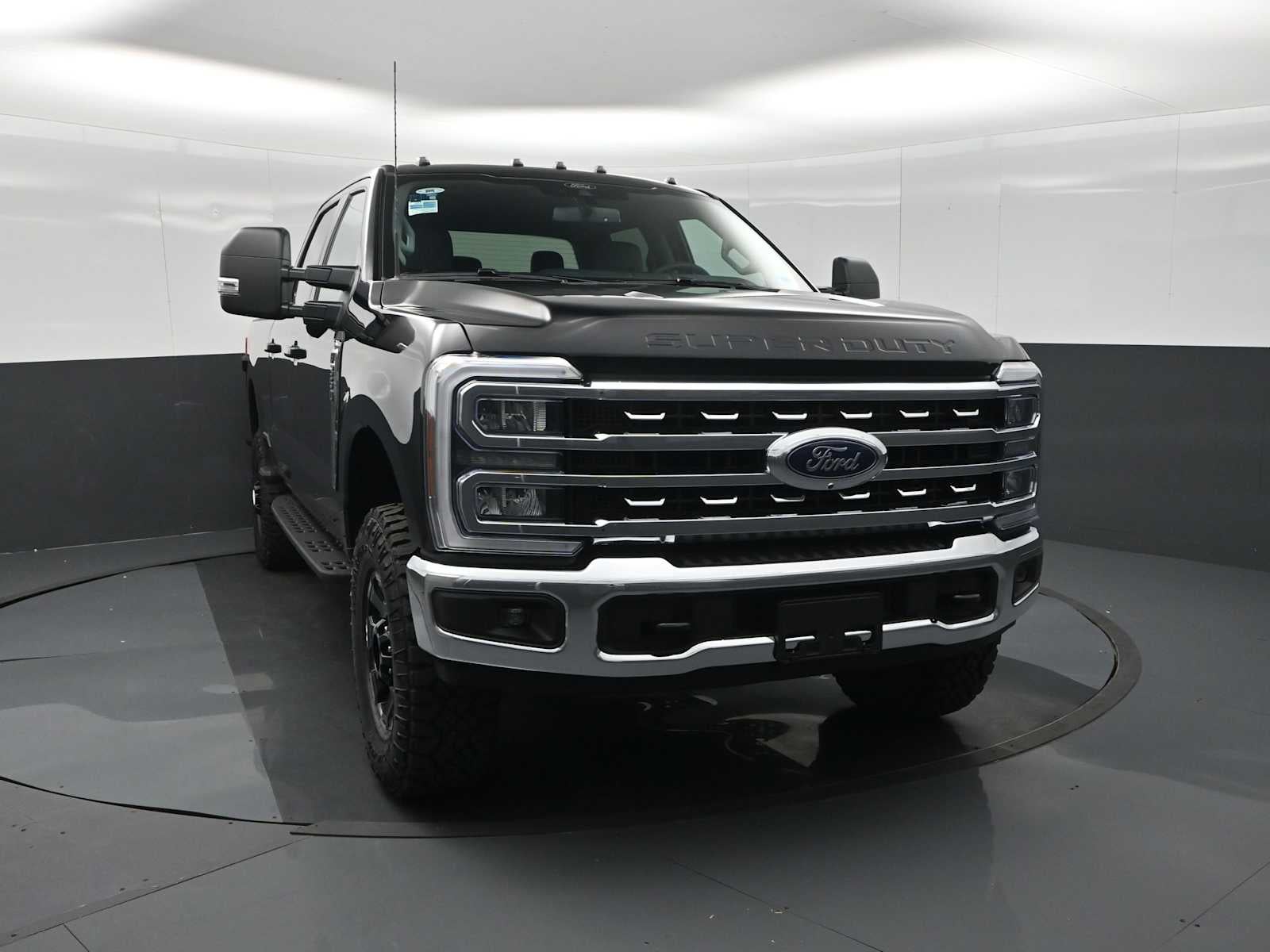 2026 Ford Super Duty F-350 SRW F-350® XLT