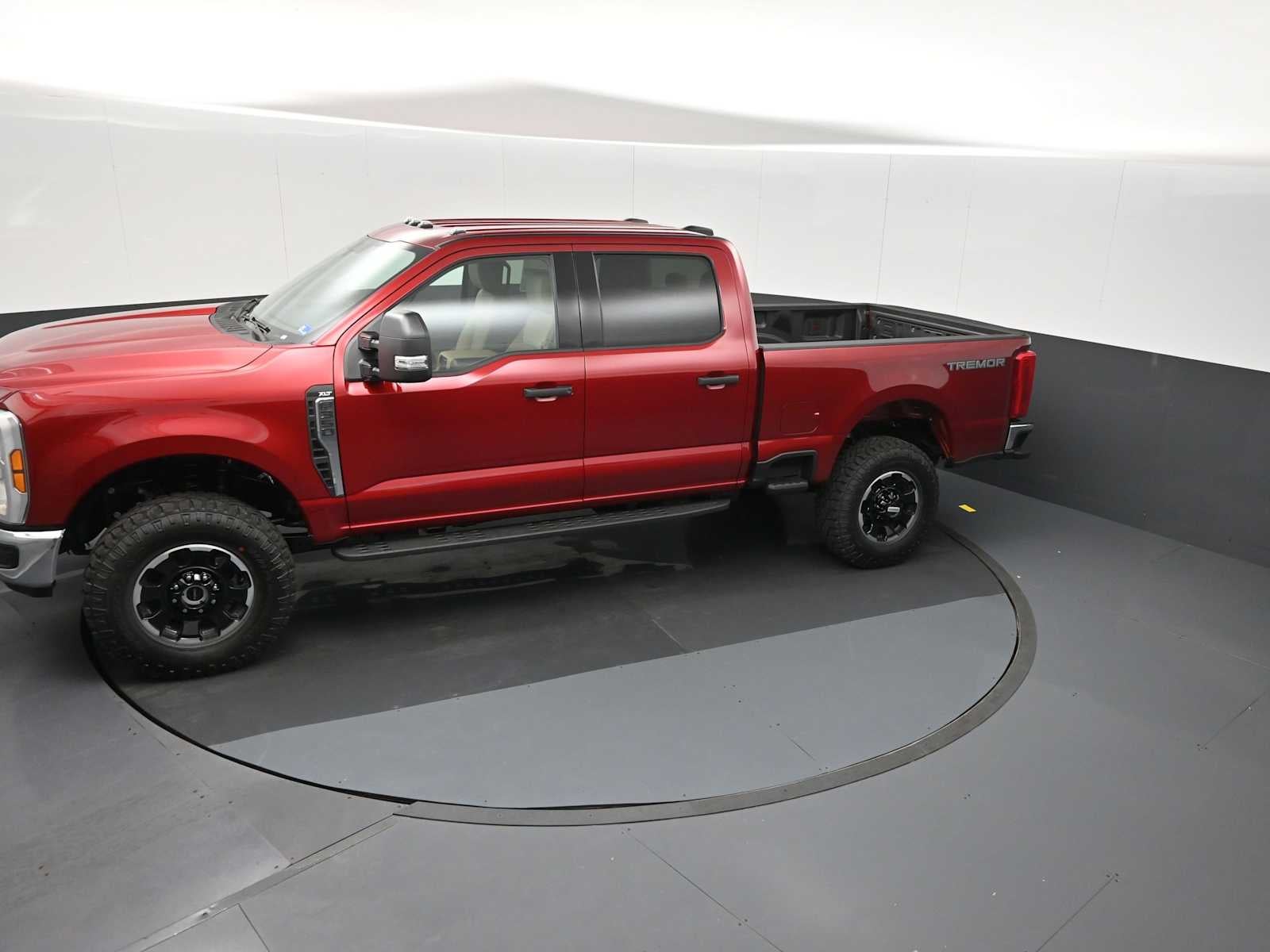 2026 Ford Super Duty F-350 SRW F-350® XLT