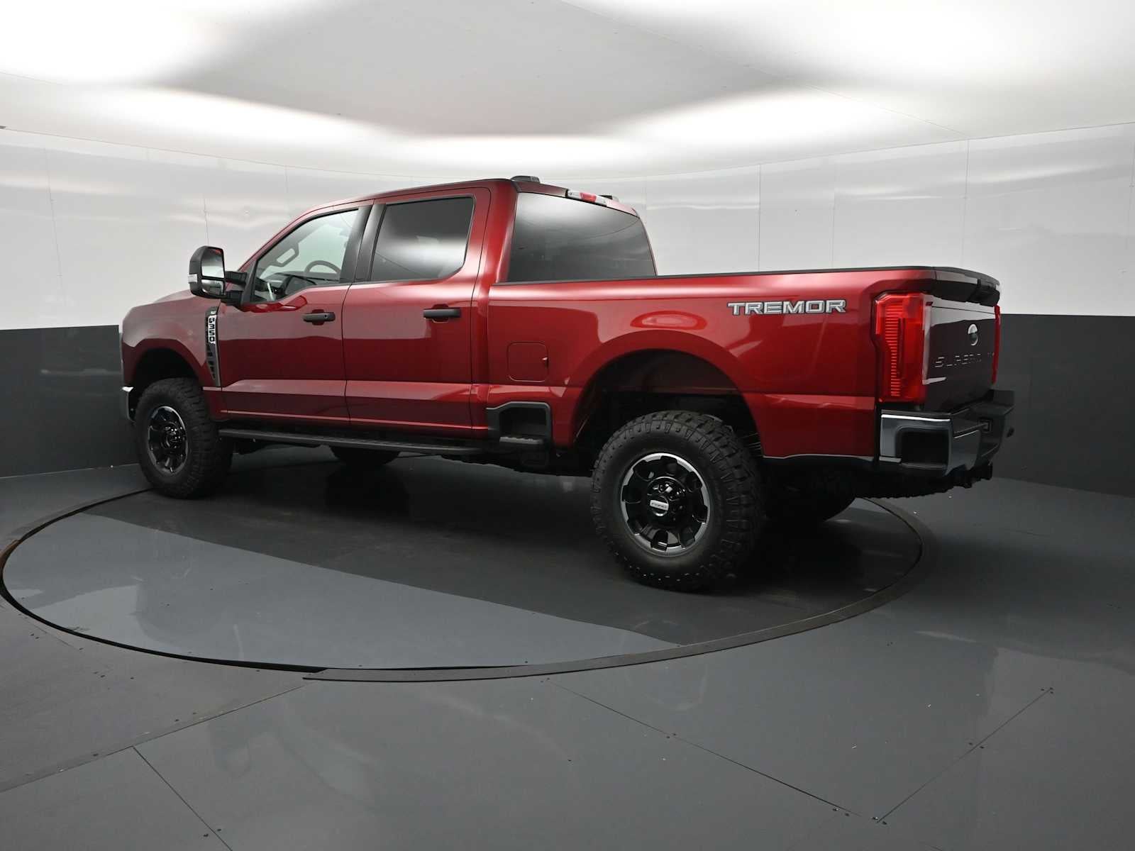 2026 Ford Super Duty F-350 SRW F-350® XLT