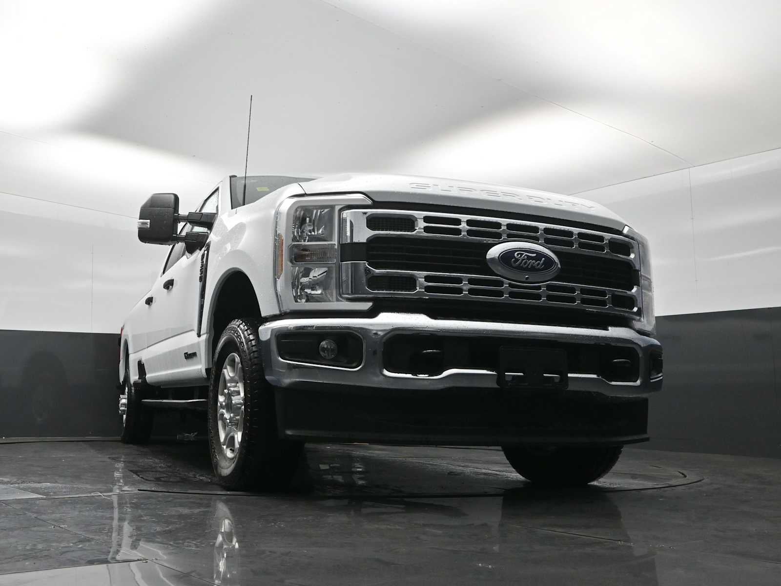 2026 Ford Super Duty F-350 SRW XLT
