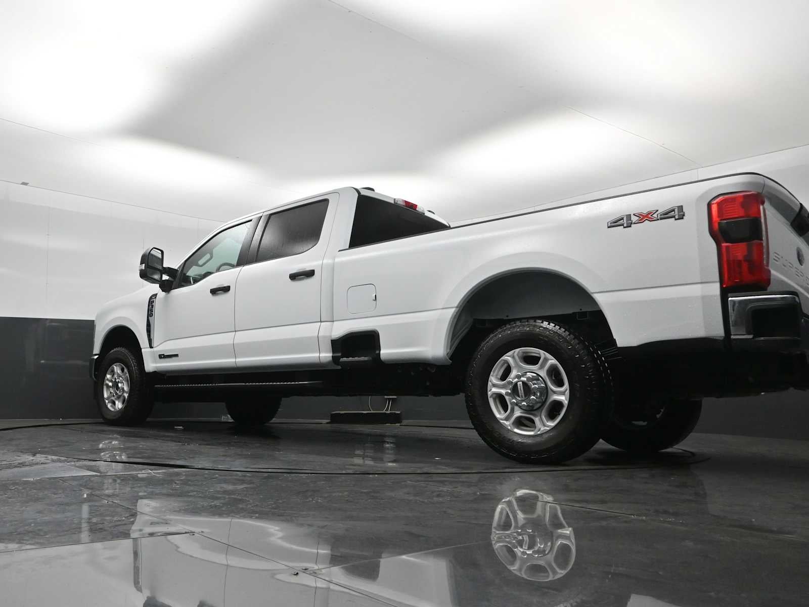 2026 Ford Super Duty F-350 SRW XLT