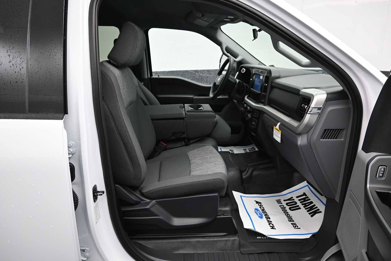2026 Ford Super Duty F-350 SRW XLT