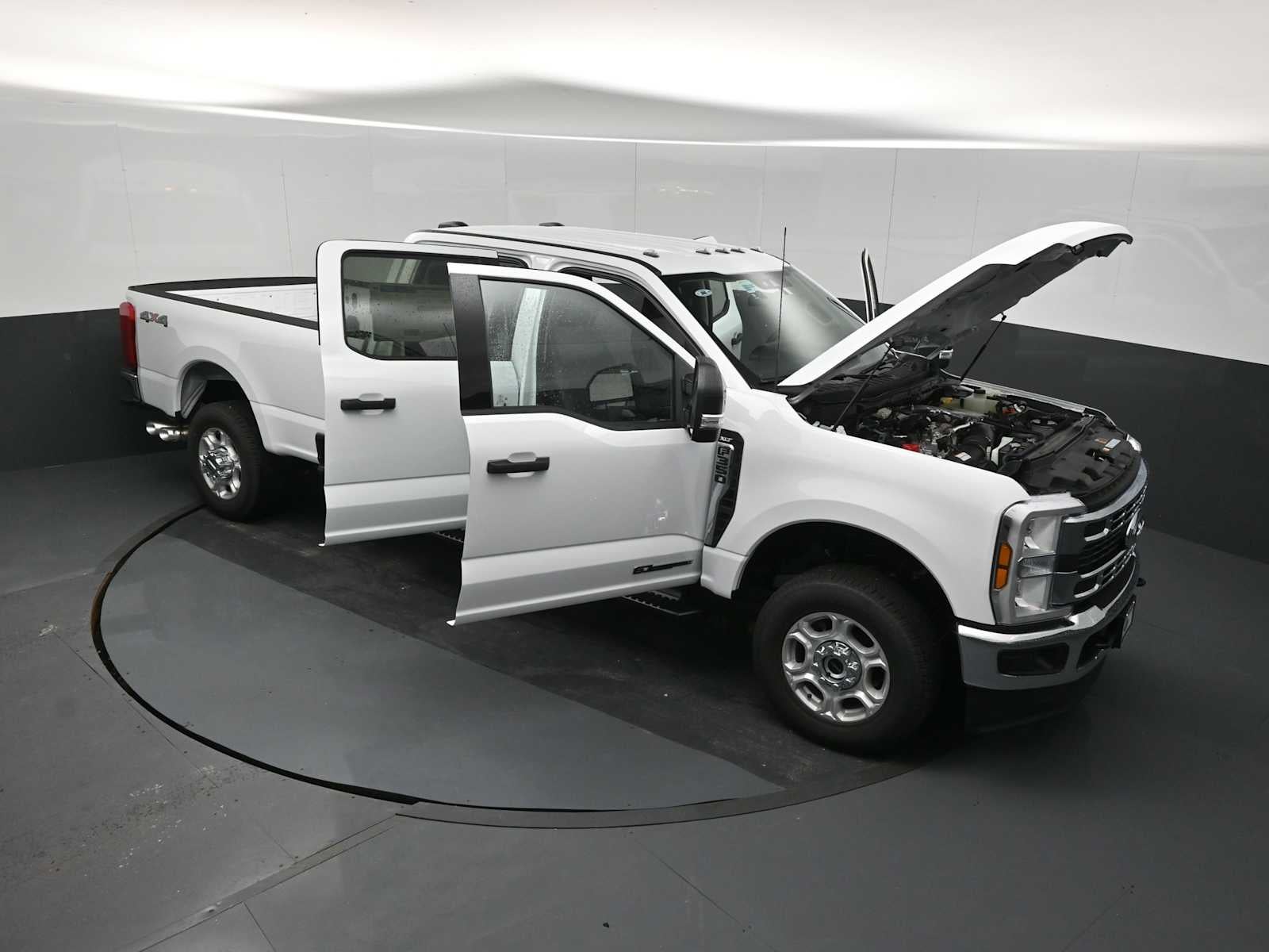 2026 Ford Super Duty F-350 SRW XLT