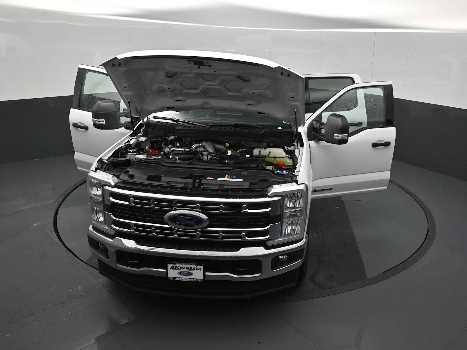 2026 Ford Super Duty F-350 SRW XLT