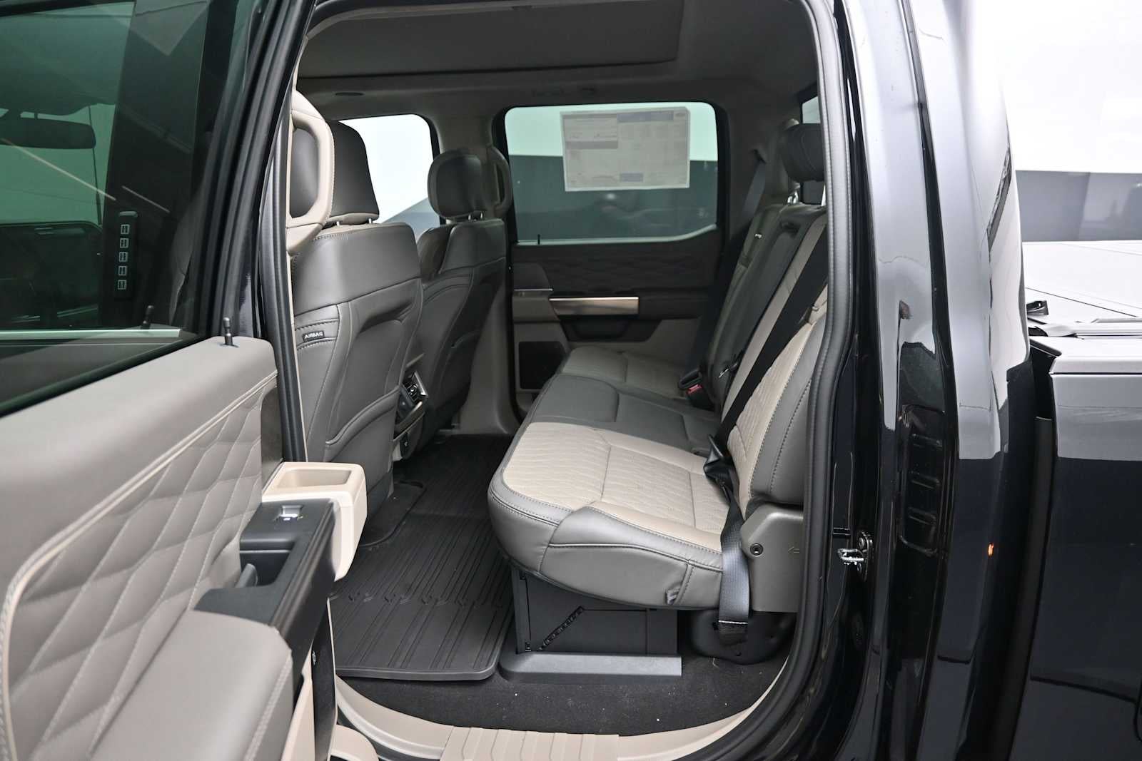 2026 Ford Super Duty F-350 DRW Platinum