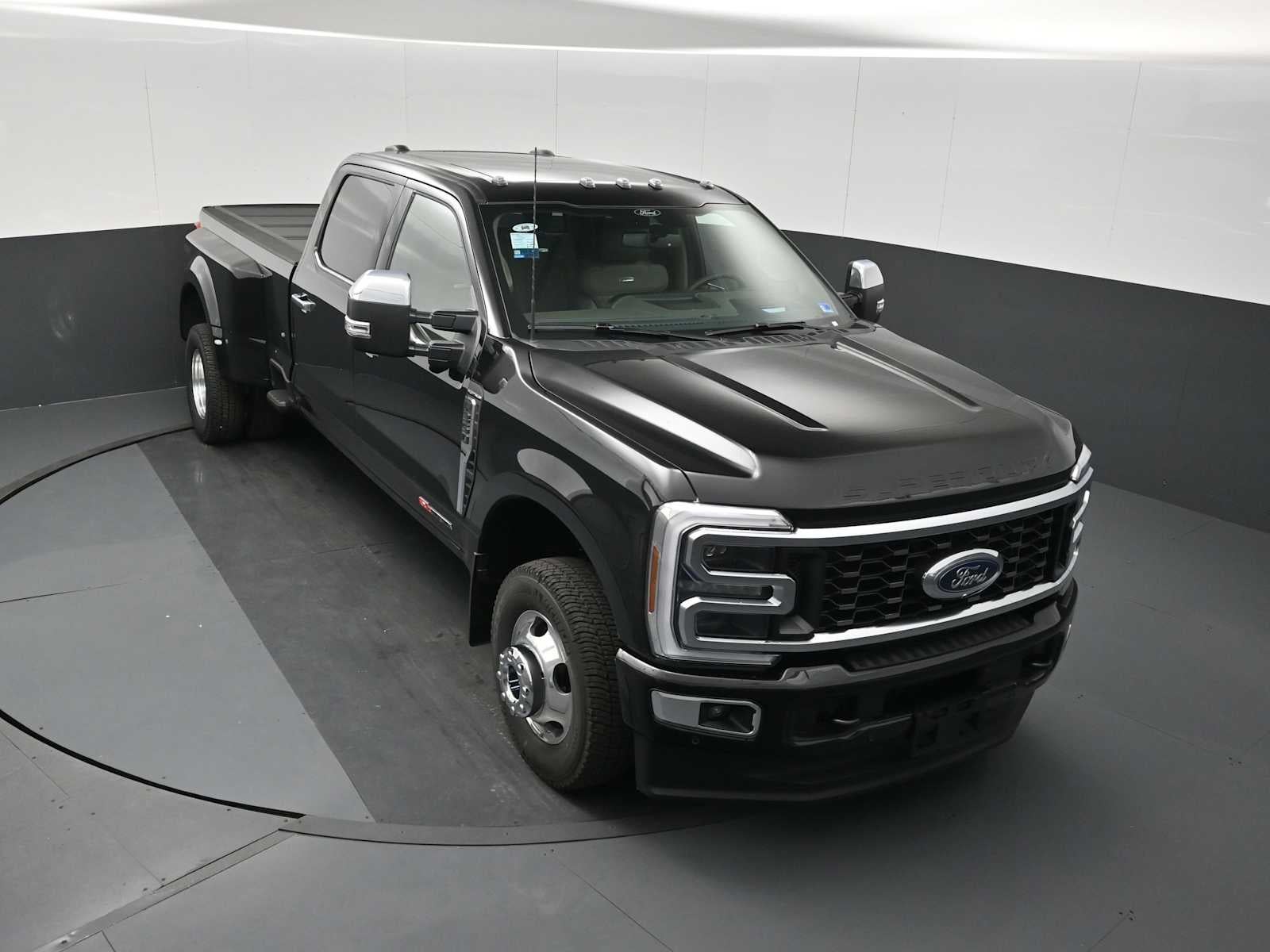 2026 Ford Super Duty F-350 DRW Platinum