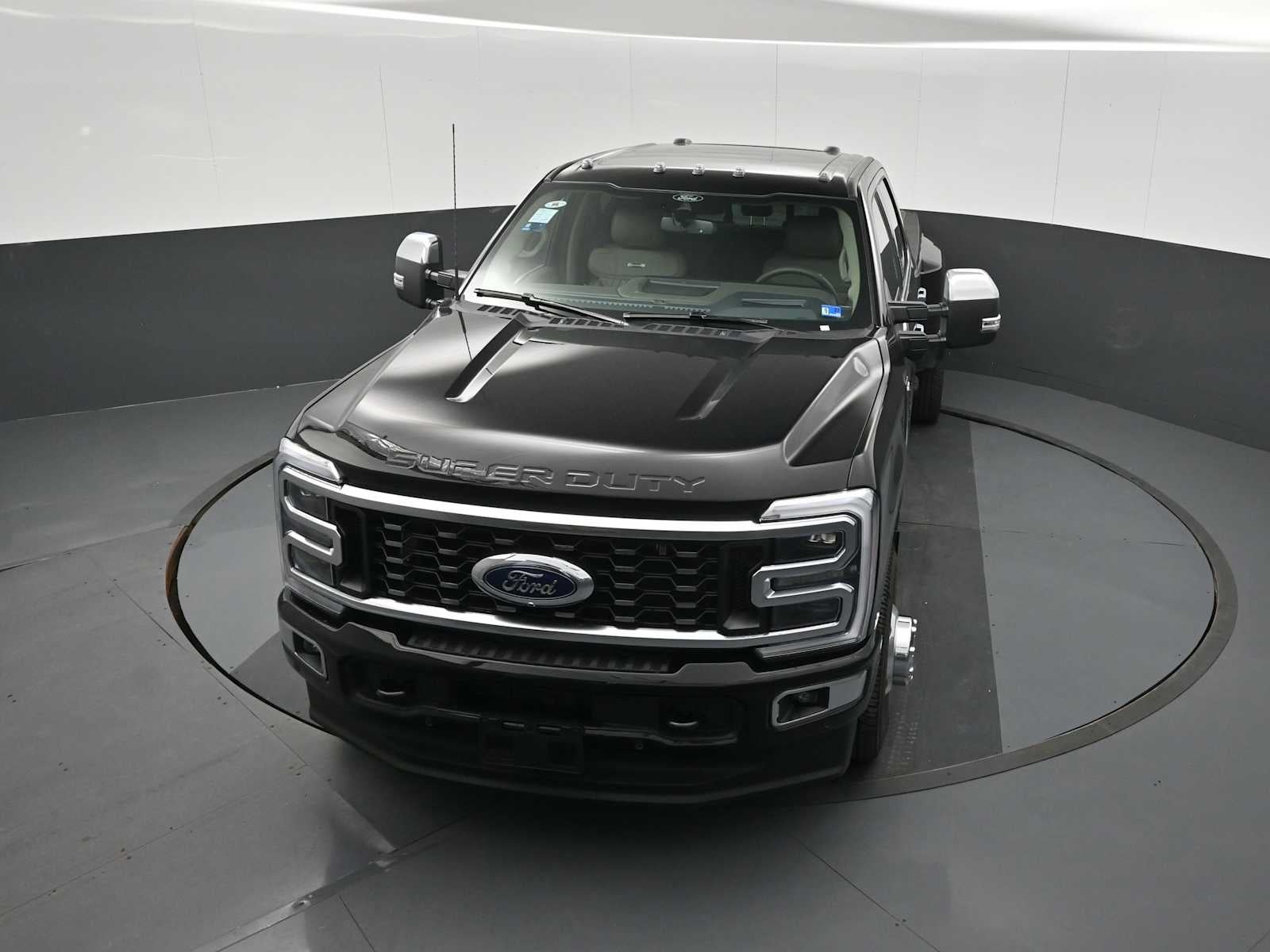 2026 Ford Super Duty F-350 DRW Platinum