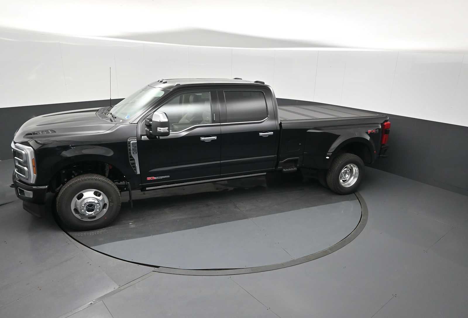 2026 Ford Super Duty F-350 DRW Platinum