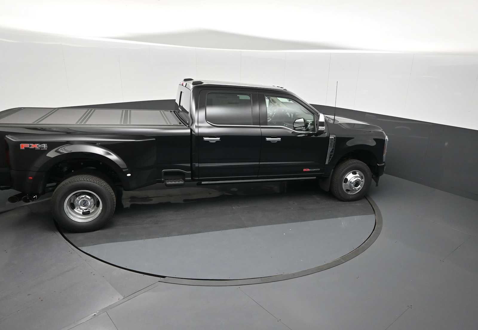 2026 Ford Super Duty F-350 DRW Platinum