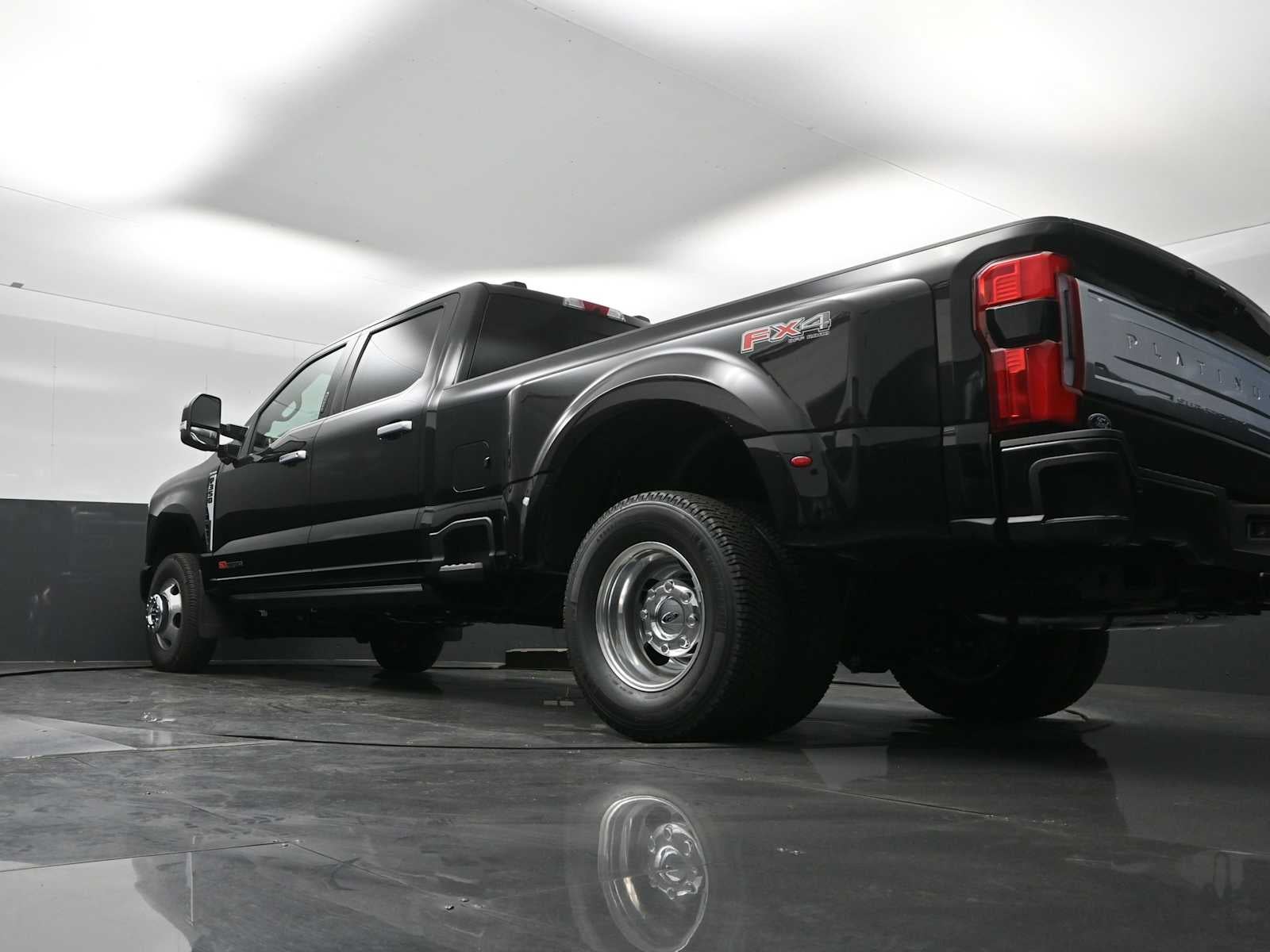 2026 Ford Super Duty F-350 DRW Platinum