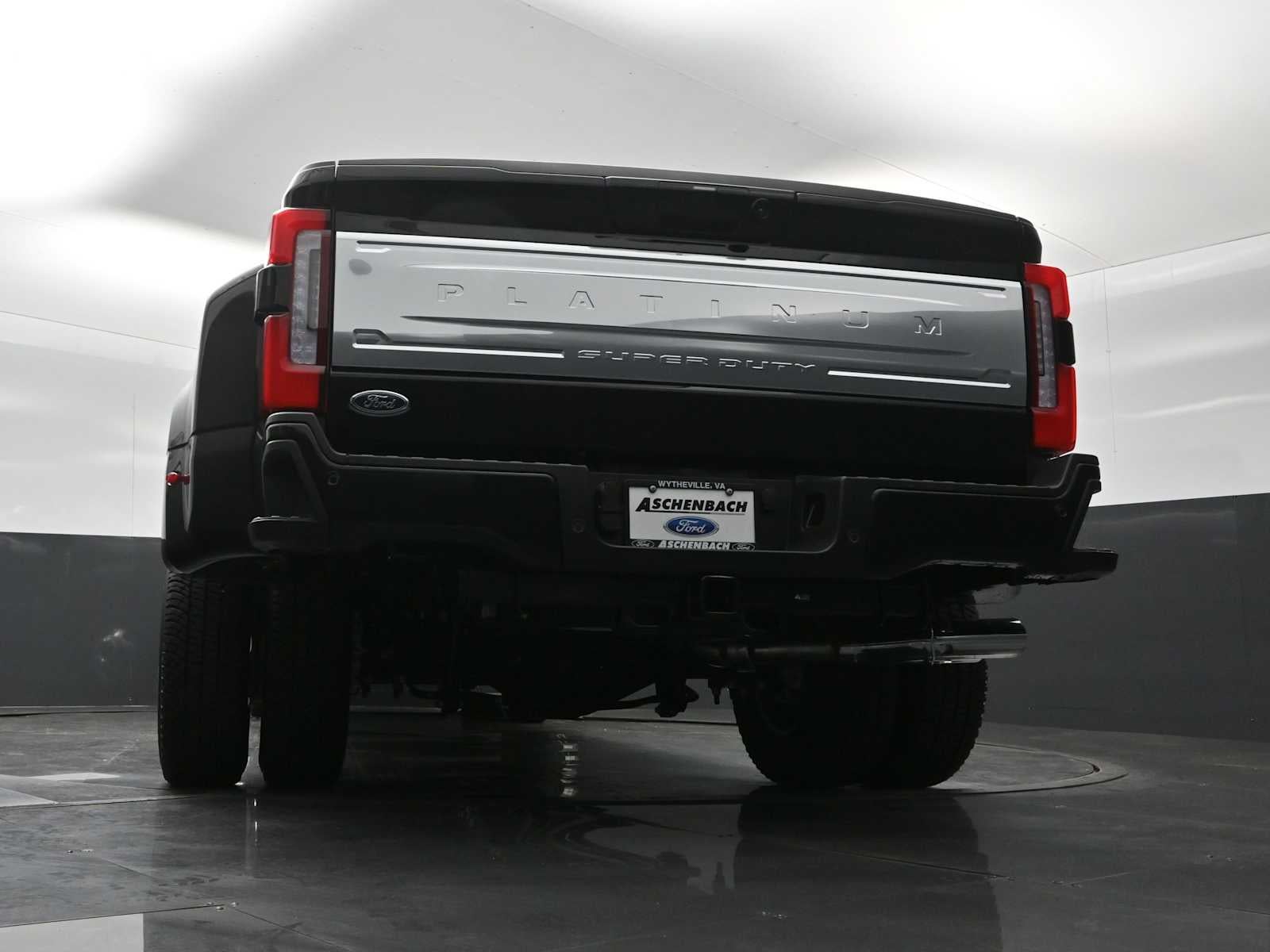2026 Ford Super Duty F-350 DRW Platinum