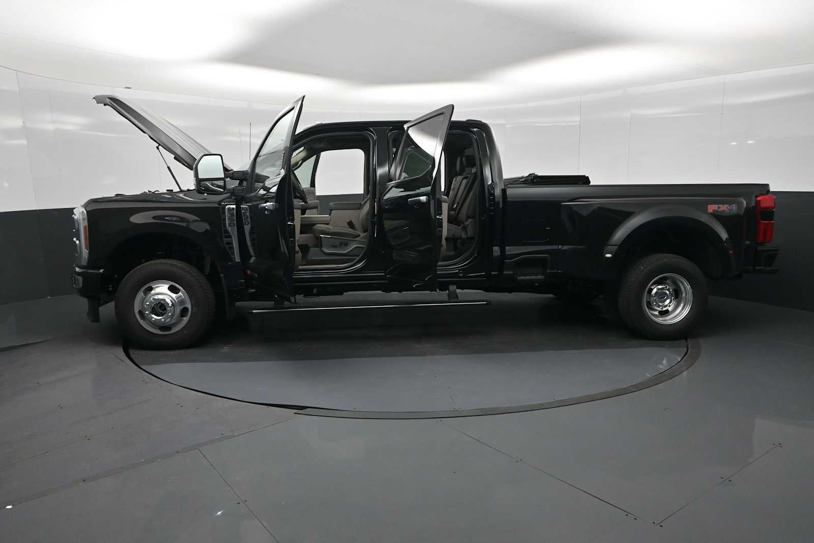 2026 Ford Super Duty F-350 DRW Platinum