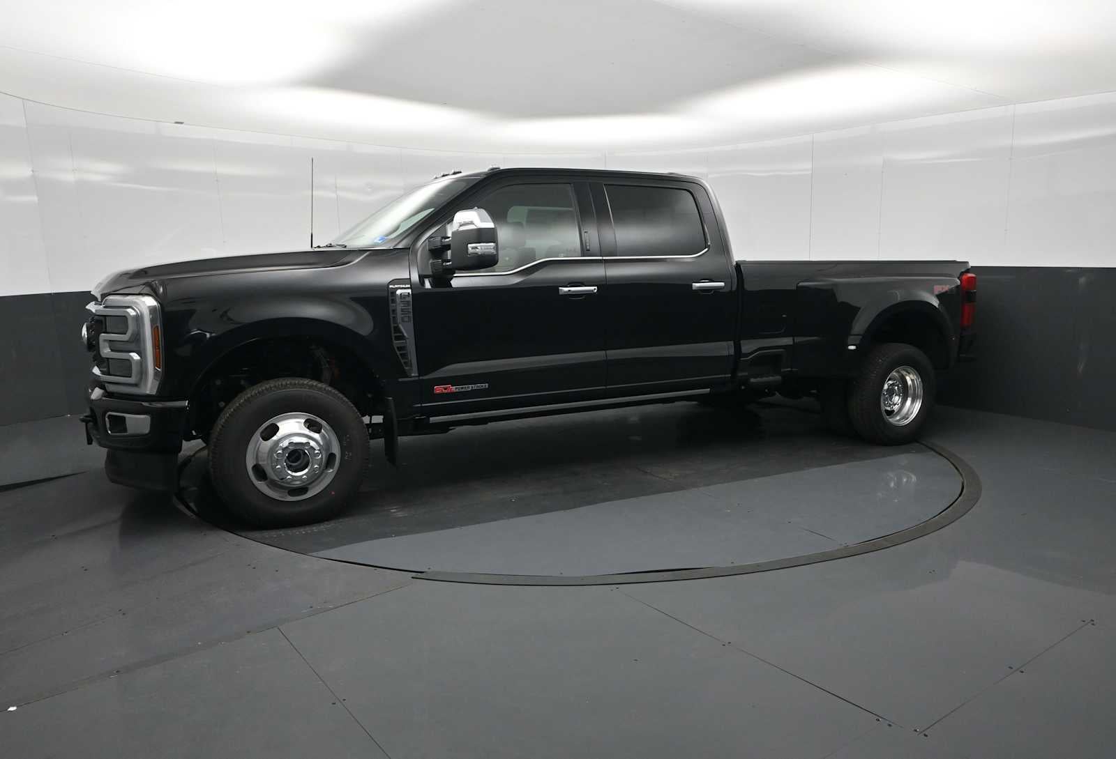 2026 Ford Super Duty F-350 DRW Platinum