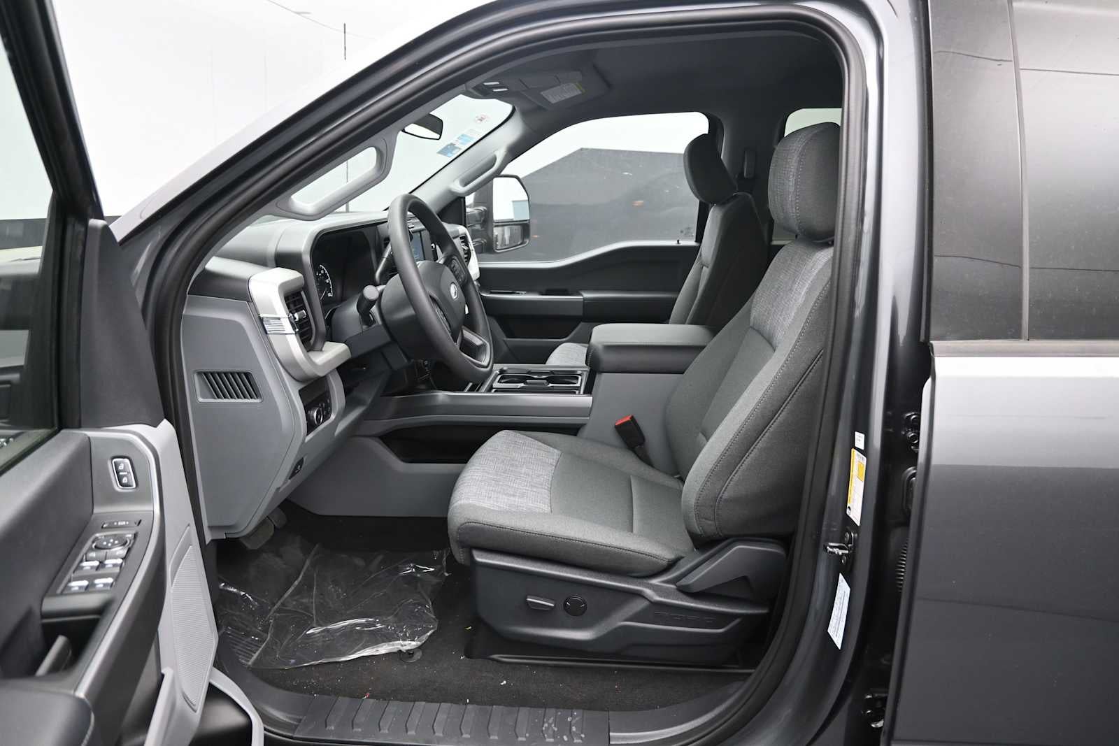 2026 Ford Super Duty F-350 DRW XLT