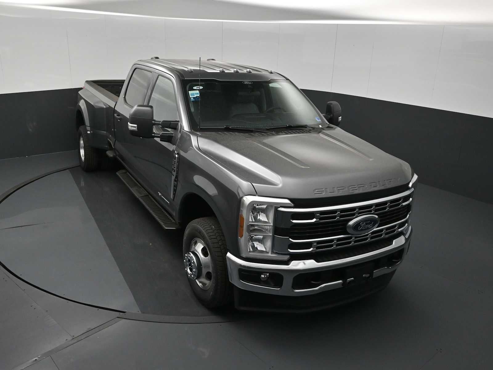 2026 Ford Super Duty F-350 DRW XLT