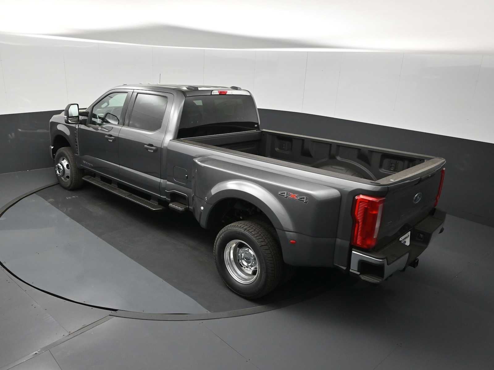 2026 Ford Super Duty F-350 DRW XLT