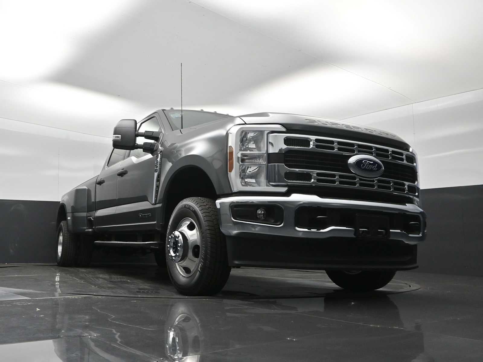 2026 Ford Super Duty F-350 DRW XLT