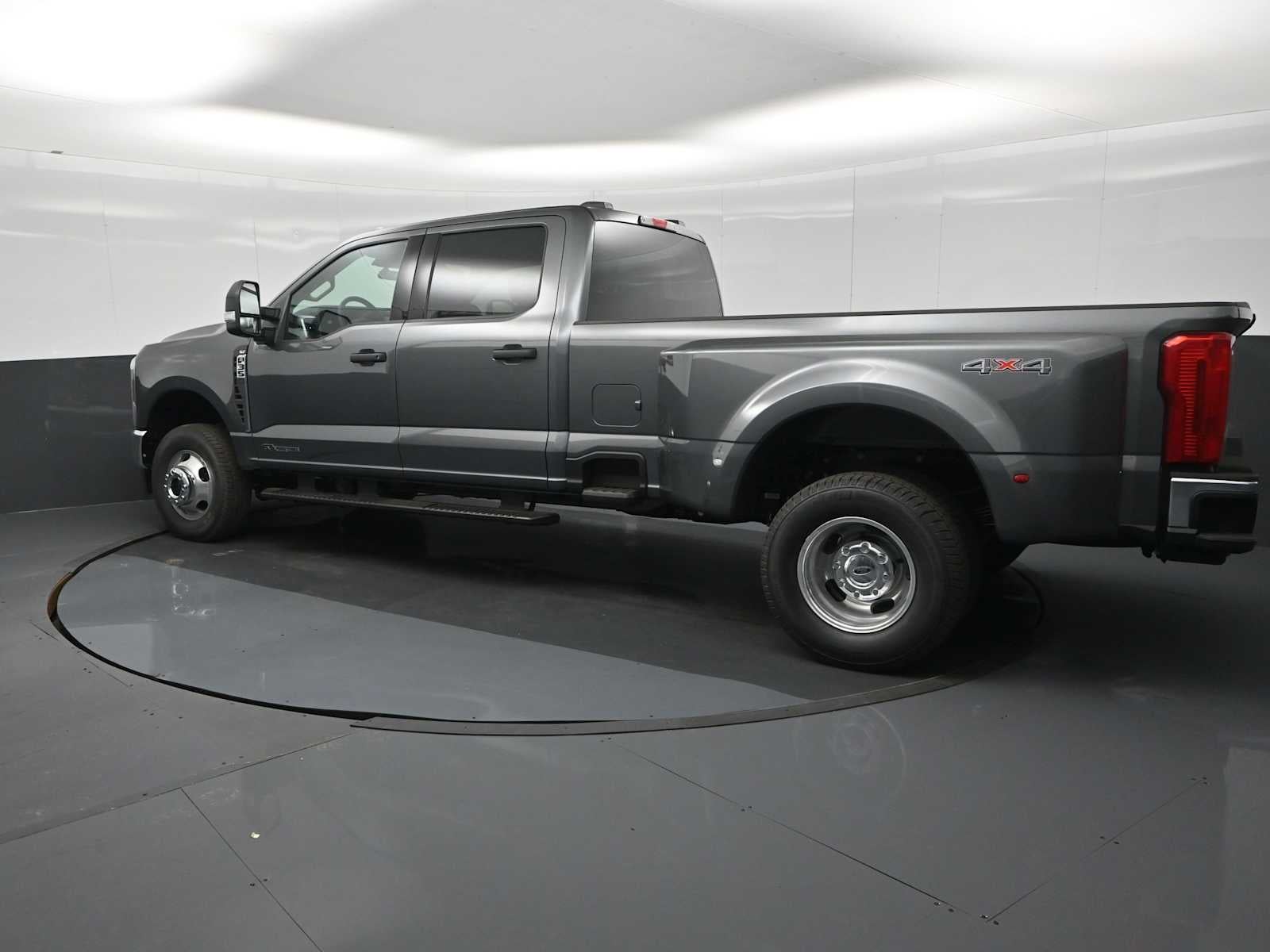 2026 Ford Super Duty F-350 DRW XLT