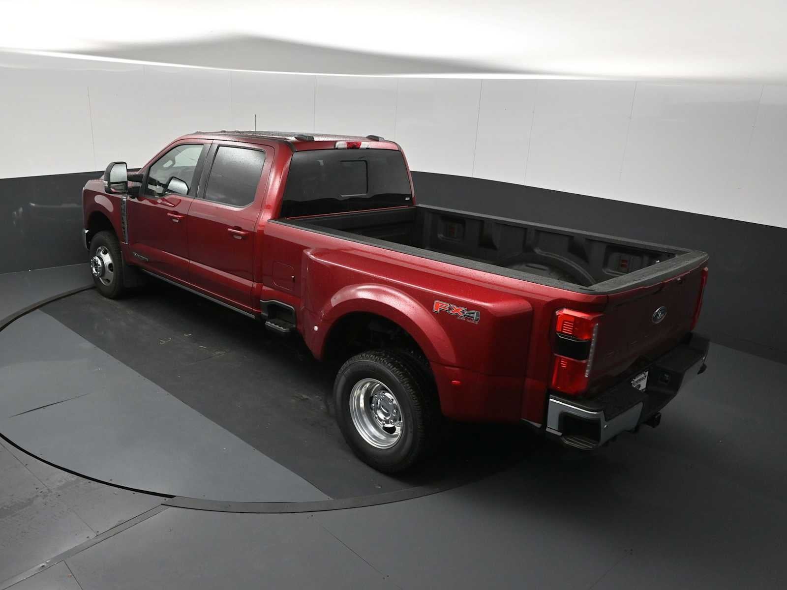 2026 Ford Super Duty F-350 DRW LARIAT