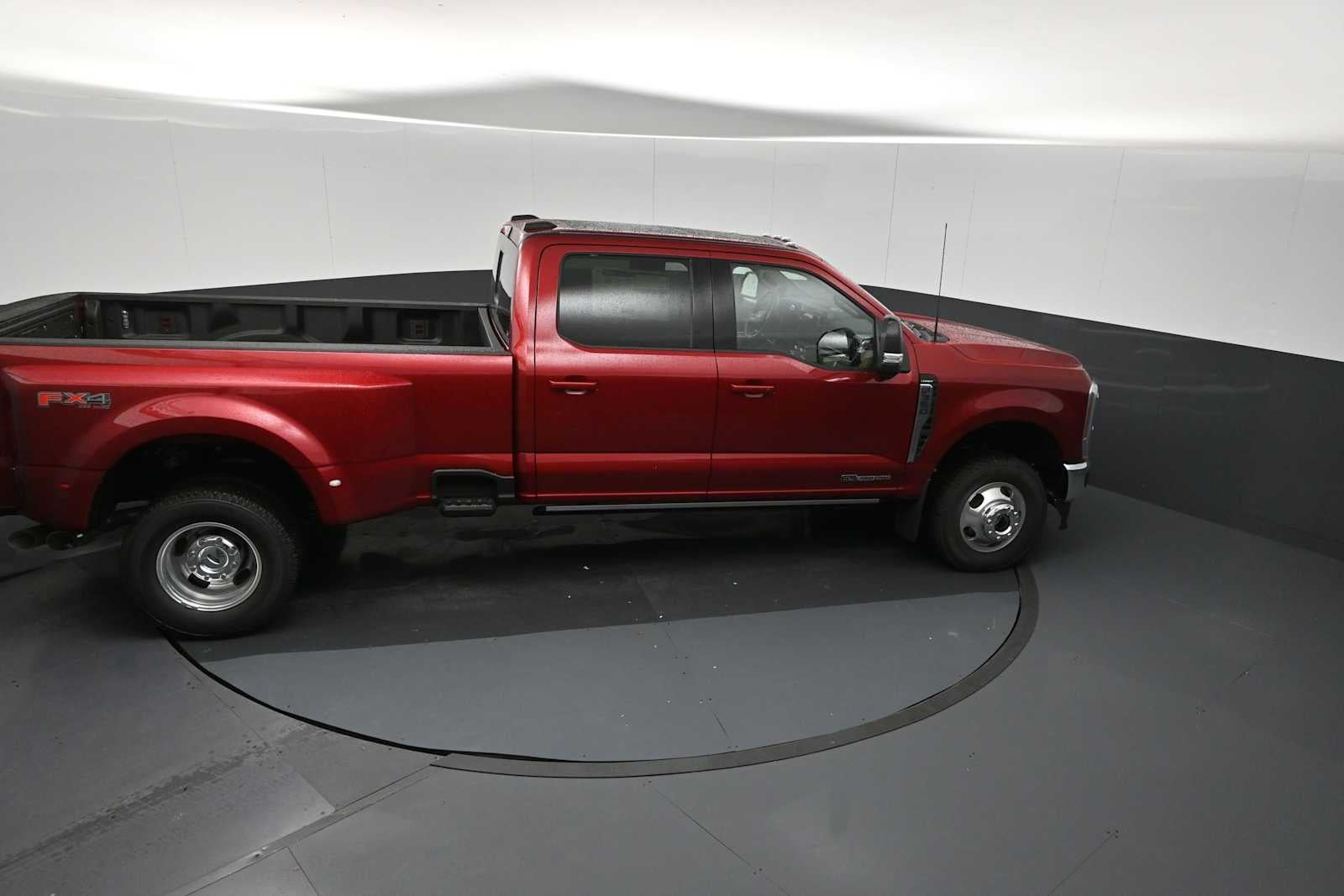 2026 Ford Super Duty F-350 DRW LARIAT