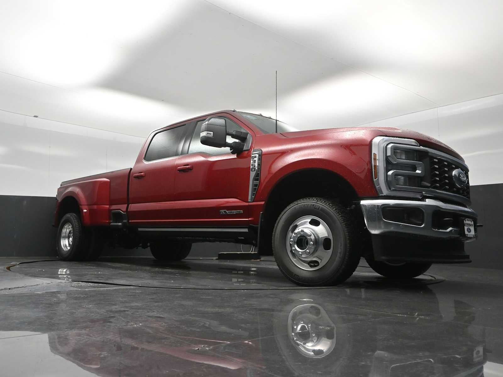 2026 Ford Super Duty F-350 DRW LARIAT