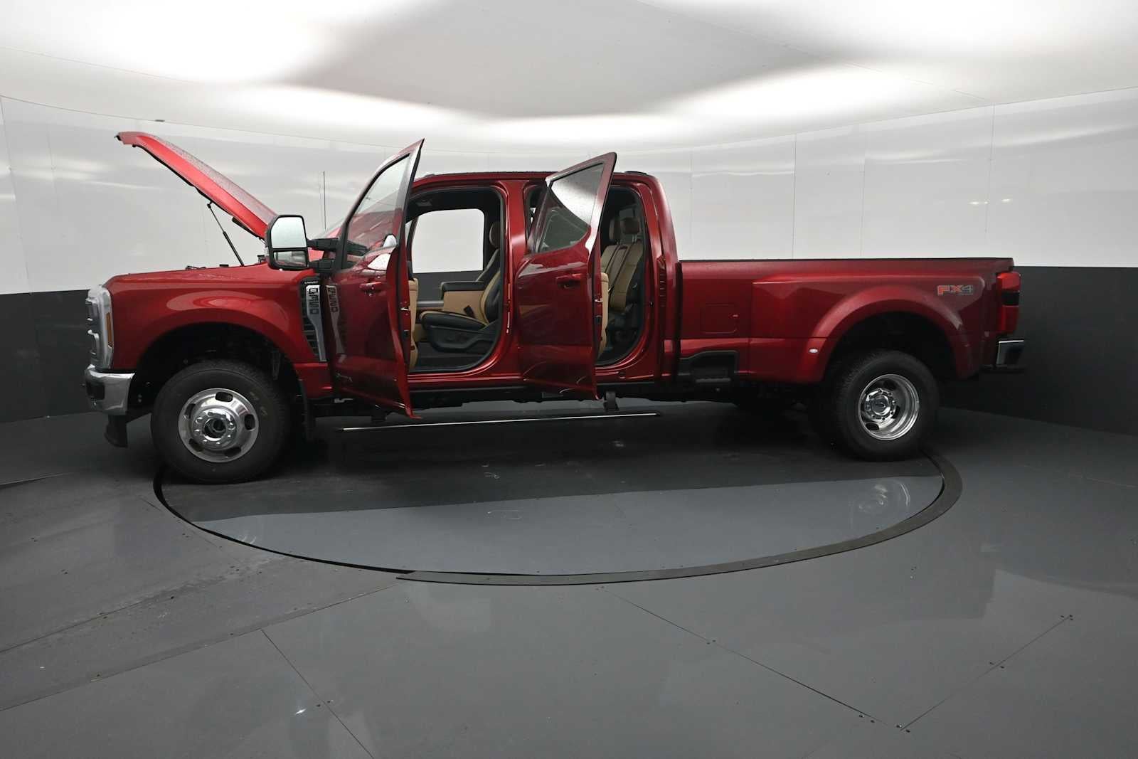 2026 Ford Super Duty F-350 DRW LARIAT