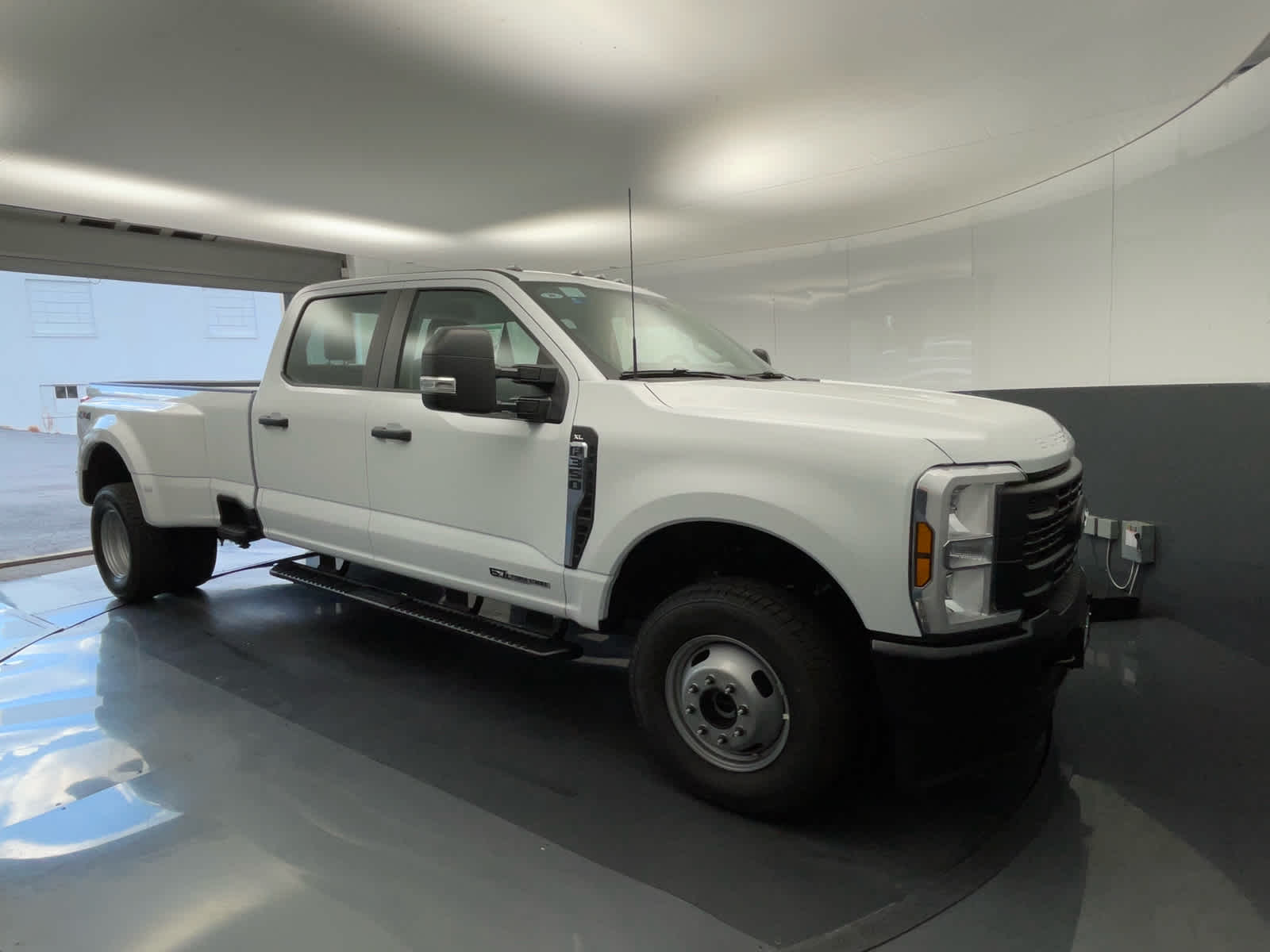 2026 Ford Super Duty F-350 DRW XL